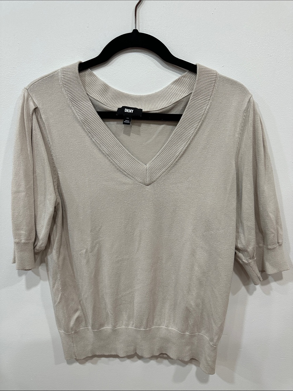 DKNY Cream V-Neck Short Sleeve Sweater Top
